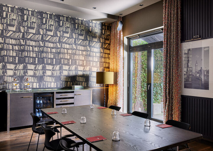 Clubroom S arranged with block seating for meetings